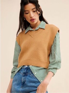 Free People Camel Cropped V-Neck Knit Vest